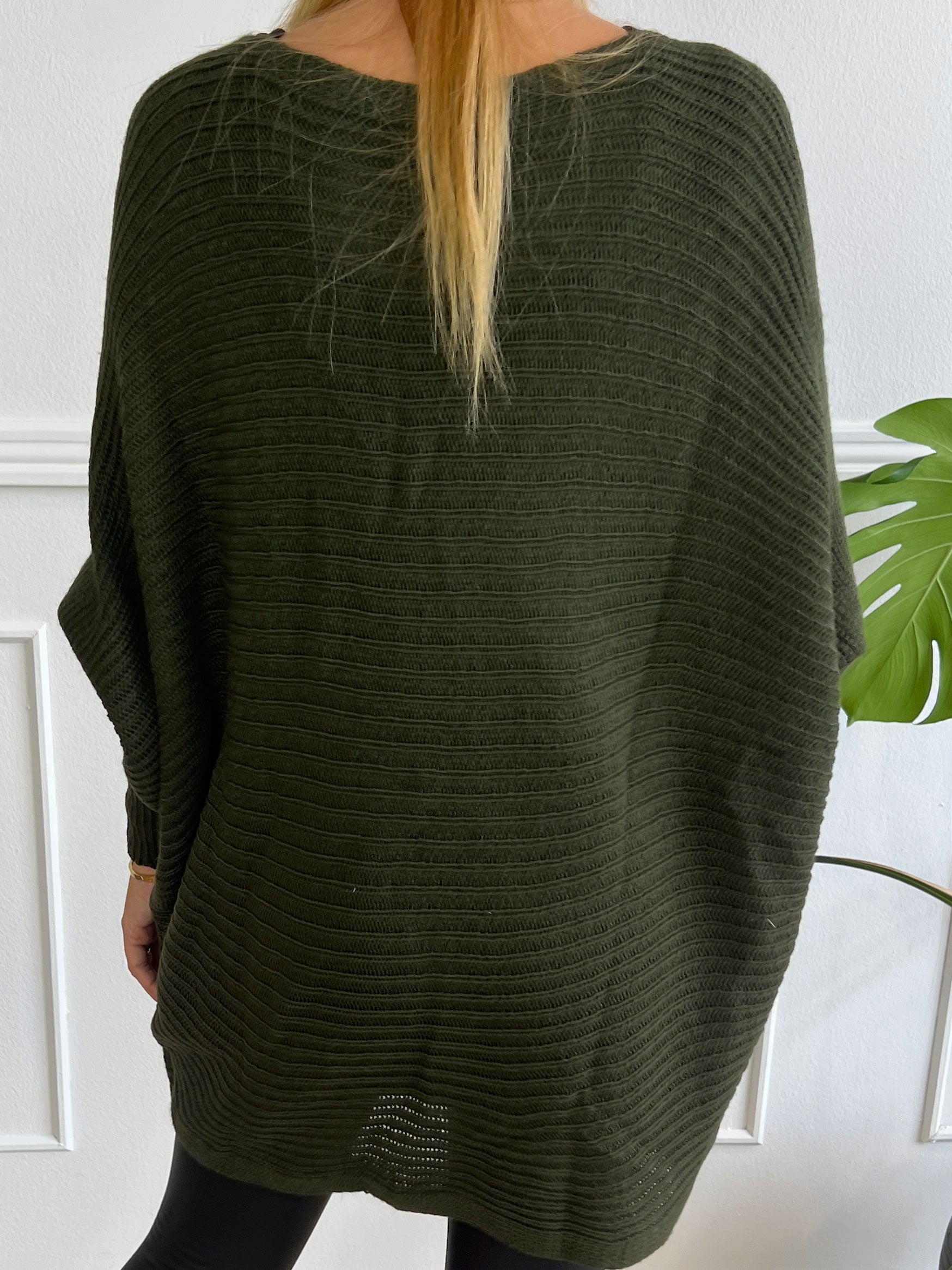 Gabbi - Oversized stickat med fladdermusärmar